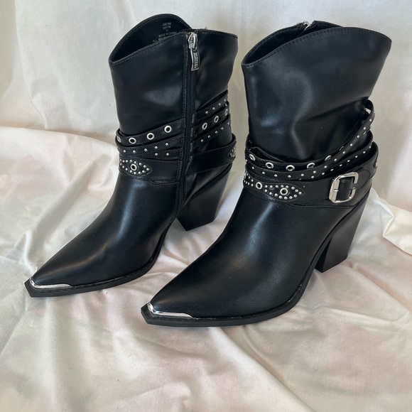 Michael Shannon Black Ankle Boots with Silver Accents - Picture 1 of 4